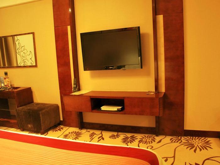 Inzone Garland Hotel Jinan Exteriör bild